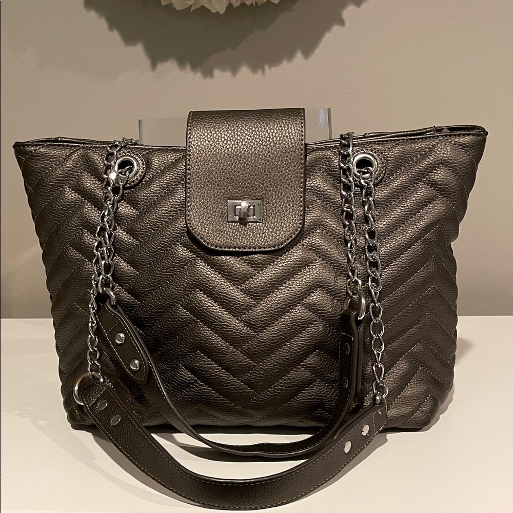 Charming Charlie Quilted Bag ***FINAL OFFER***